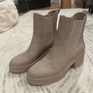 Dolce vita Women's Taupe Ankle Boots never worn
